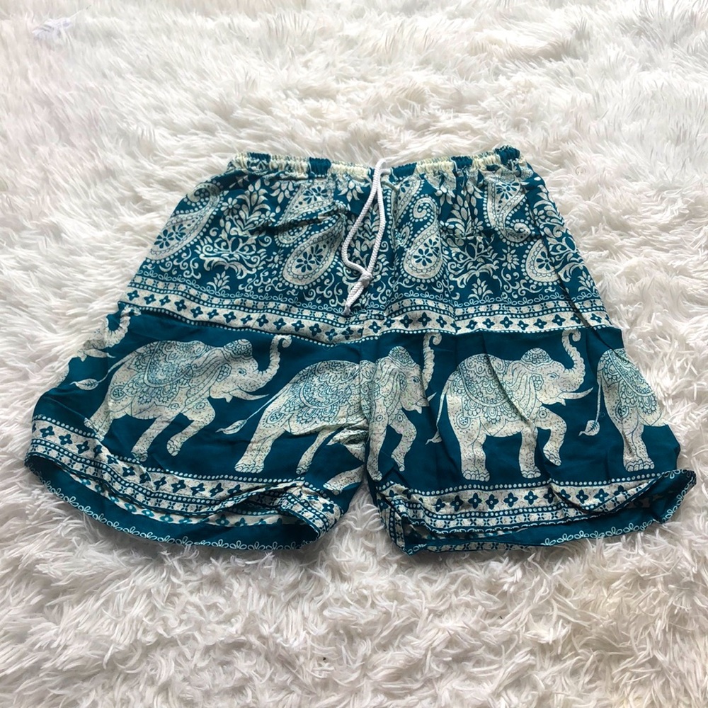 Boho shorts. Elephant patterned.